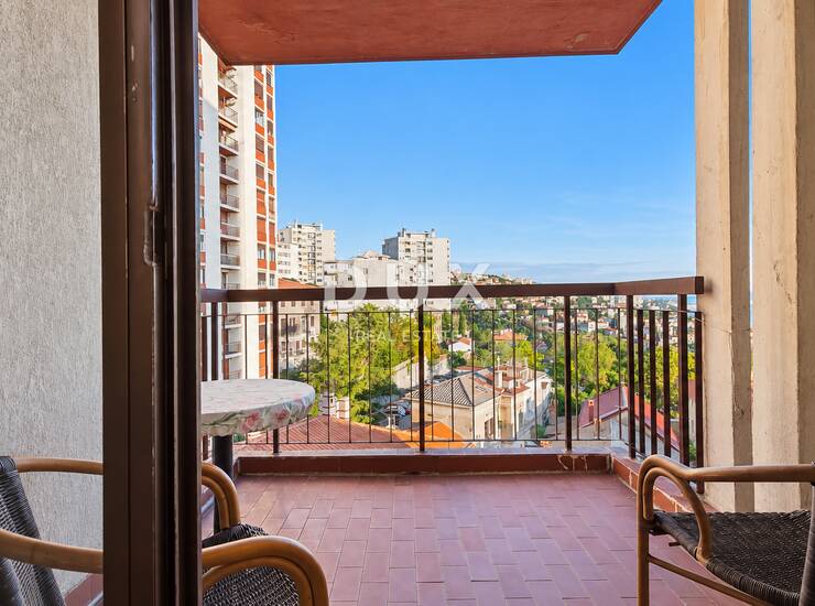 Rijeka, Belveder, 2-sobni stan sa dnevnim boravkom, 77m2, prilika za adaptaciju — fotografija 4