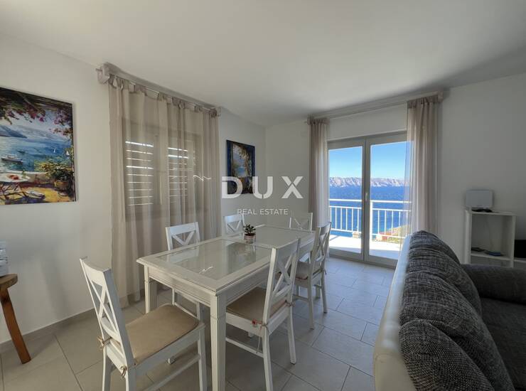 Senj, samostojeća, 250 m2, tri stana, panoramski pogled — fotografija 4