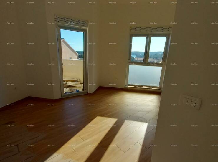 U samom centru Medulina, nudimo atraktivan stan u novogradnji, smješten na... — fotografija 5
