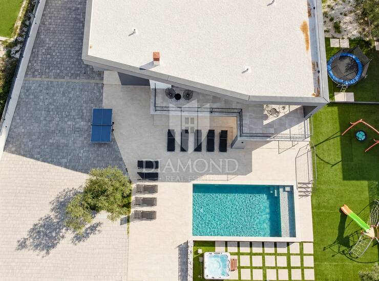 Moderna kuća s bazenom i jacuzzijem, okolica Vodnjana — fotografija 5