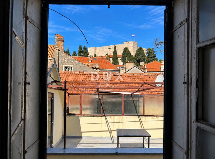 Šibenik, Centar, 4-soban stan 129,59 m², pogled na tvrđavu — fotografija 4