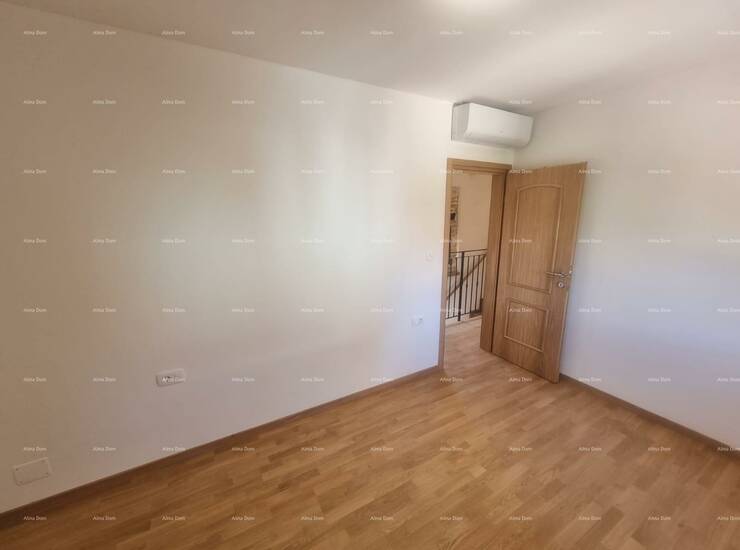 Na prodaju lijepo renovirana kuća smještena u  Barbanu. Kuća se prostire... — fotografija 5
