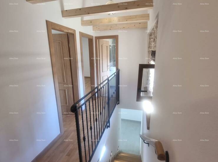Na prodaju lijepo renovirana kuća smještena u  Barbanu. Kuća se prostire... — fotografija 7