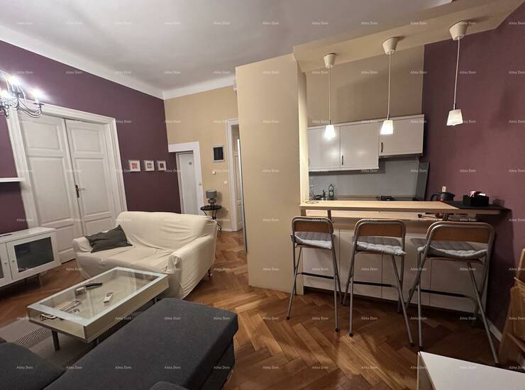U samom centru Pule prodaje se prostran stan površine 108 m², smješten u... — fotografija 5