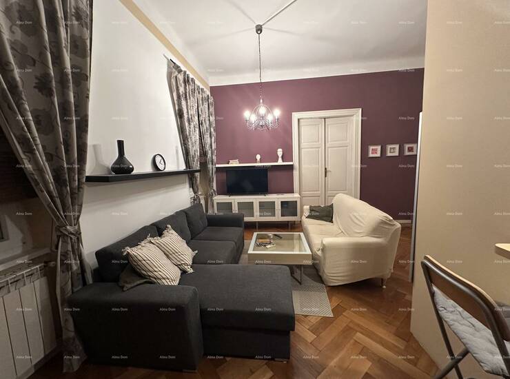 U samom centru Pule prodaje se prostran stan površine 108 m², smješten u... — fotografija 6