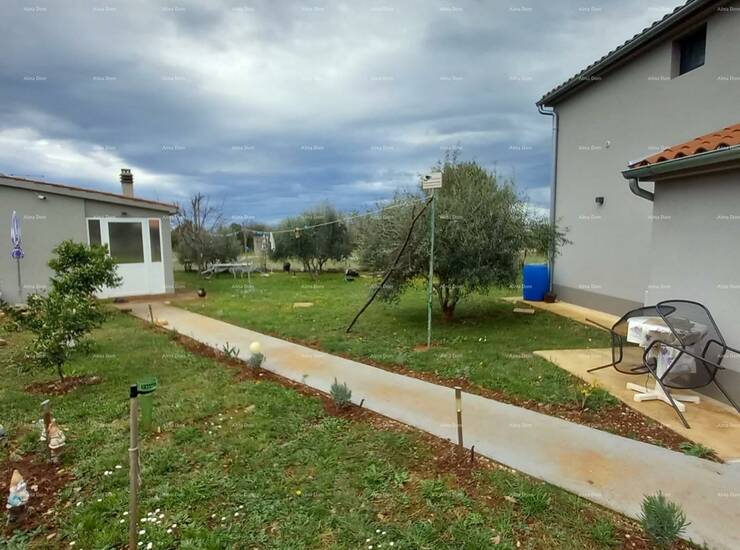 SAMOSTOJEĆA KUĆA S POMOĆNIM OBJEKTOM I PROSTRANOM OKUĆNICOM U ZAPADNOJ ...