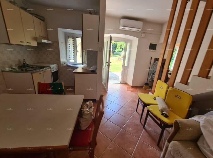 Prodajemo kuću sa dvorištem, zadnja u nizu, ukupne površine 80 m2.
Kuća... — fotografija 7