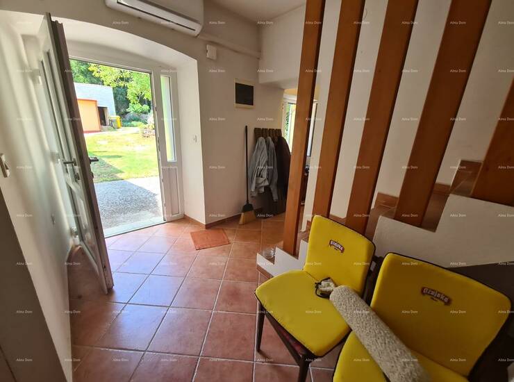 Prodajemo kuću sa dvorištem, zadnja u nizu, ukupne površine 80 m2.
Kuća... — fotografija 8
