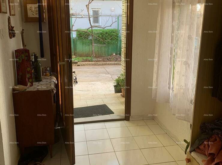 U ponudi je kuća prizemnica koja ima 100 m2 stambenog prostora, ljetnu kuh... — fotografija 10