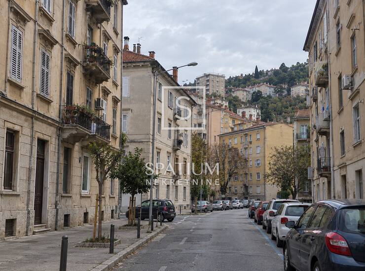 CENTAR, DVOSOBAN KLASIČAN STAN 