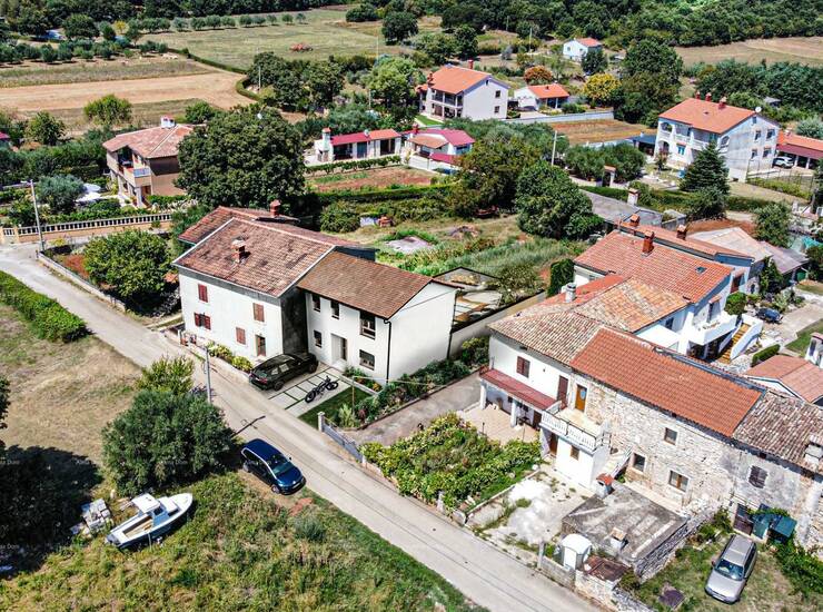 Muntić, predgrađe Pule. Moguće kupiti na kredit!

Čestica 202 m², prav... — fotografija 3