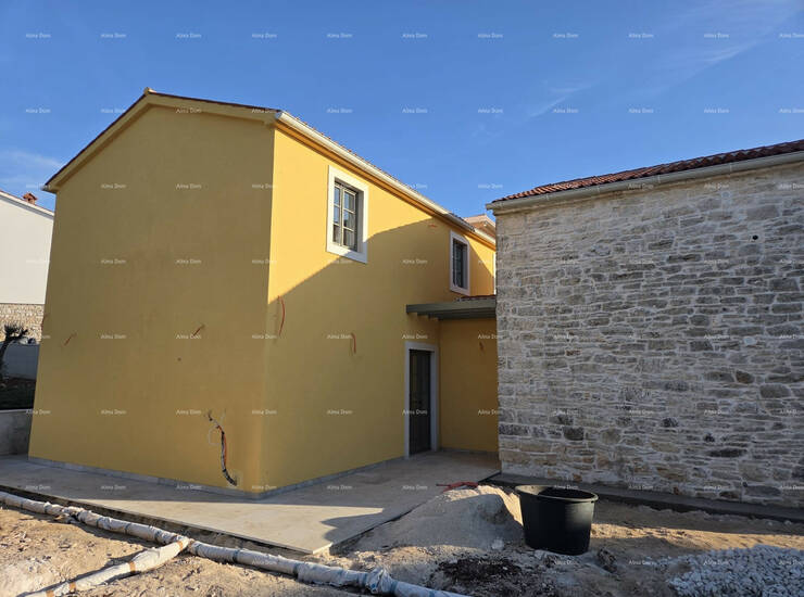 Na prodaju je kamena vila površine 187 m² na okućnici od 470 m², smješ... — fotografija 8