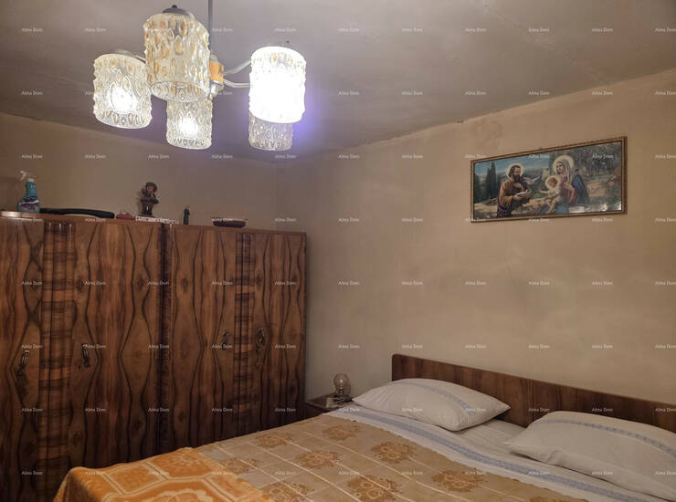 U samom centru Bala prodaje se kuća s dva zasebna ulaza, raspoređena na v... — fotografija 7