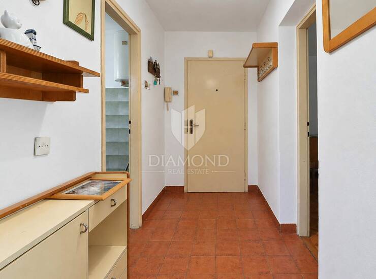 Rovinj, stan na zavidnoj lokaciji sa loggiom i vrtom — fotografija 4