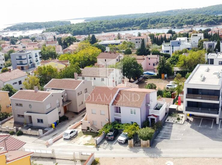 Medulin – građevinsko zemljište s dozvolom za dvije zgrade — fotografija 2