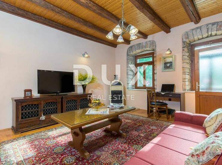 Istra, Šišan, uređena kamena kuća, 148 m2, prostrano dvorište — fotografija 3