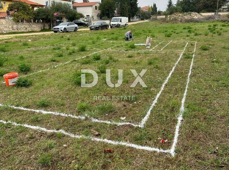 Istra, Peroj, građevinsko zemljište, 600 m2, s dozvolom — fotografija 5