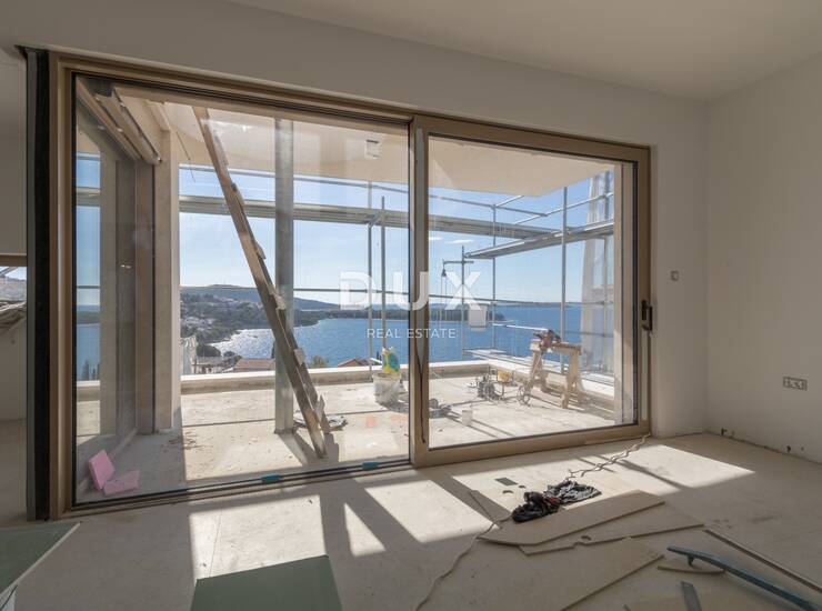 Dalmacija, Primošten, trosobni stan, 149,29 m², krovni bazen