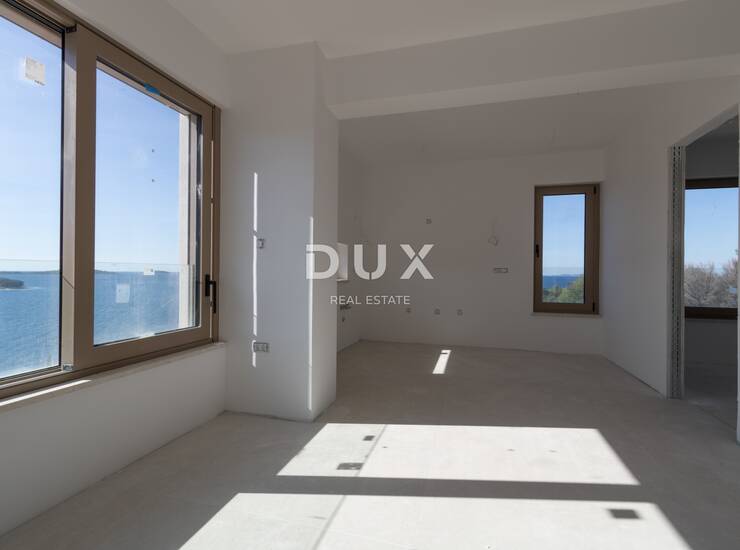 Dalmacija, Primošten, trosobni stan, 128,27 m², krovni bazen