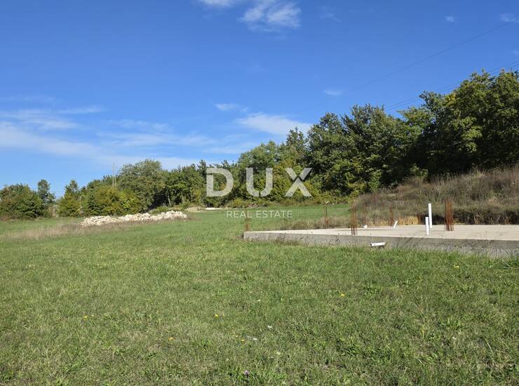 Istra, Labin, građevinsko zemljište, 1.402 m², + temelji — fotografija 3