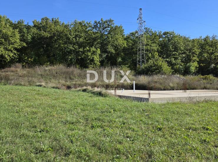 Istra, Labin, građevinsko zemljište, 1.402 m², + temelji — fotografija 4