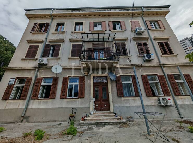 Stan za adaptaciju s parkingom — fotografija 2
