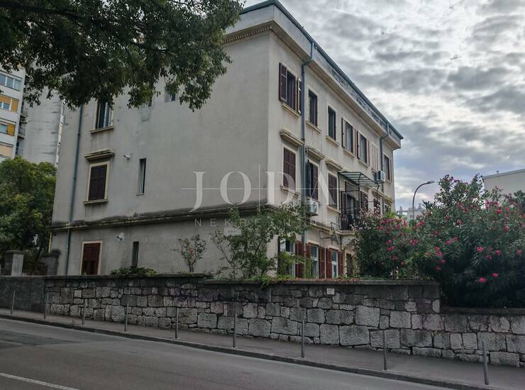 Stan za adaptaciju s parkingom — fotografija 3