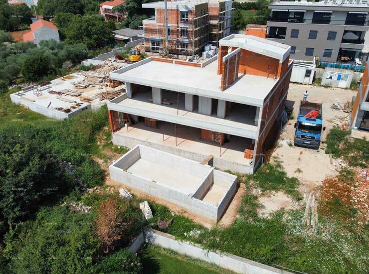 Prodajemo vilu s bazenom.
Vila se nalazi u općini Tar i pruža predivan po...
