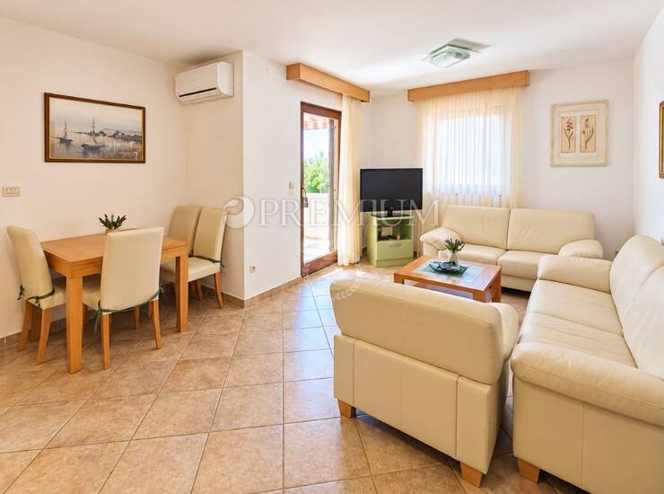 Klimno, namješteni apartman blizu mora! 