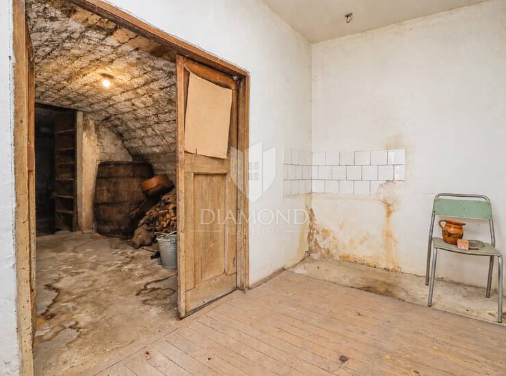 Kanfanar, kamena kuća od 180 m² po neponovljivoj cijeni! — fotografija 3