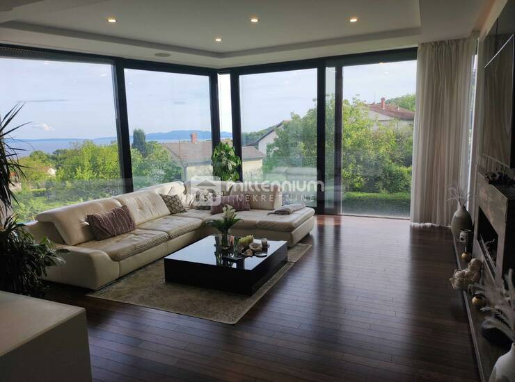 Matulji, 160m2, dvoetažni stan u modernoj kući