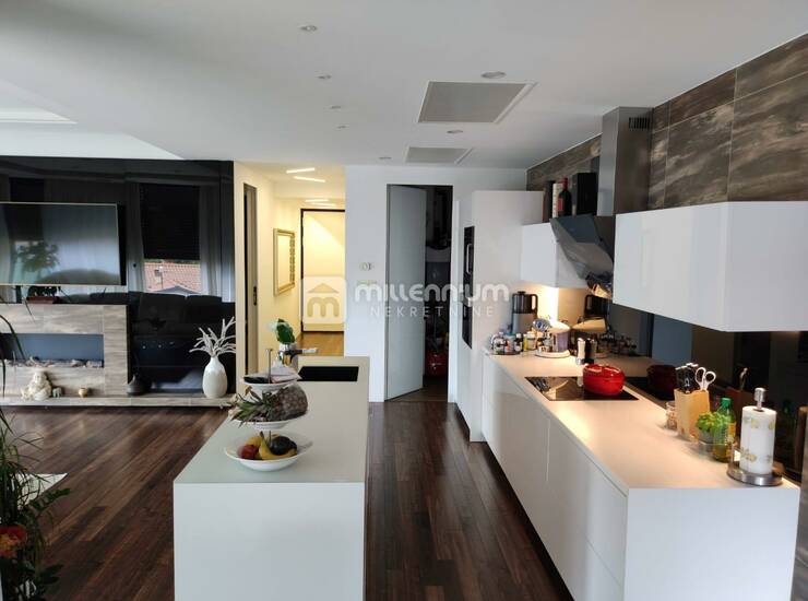 Matulji, 160m2, dvoetažni stan u modernoj kući — fotografija 4
