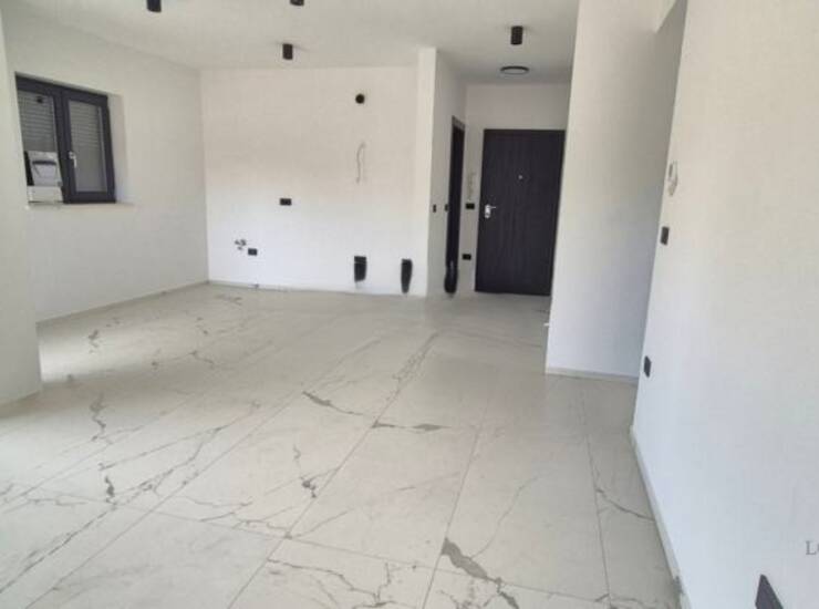 Istra, Pula, Štinjan, stan 91,39m2, prizemlje, vrt 70m2 — fotografija 2