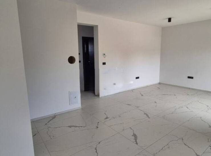 Istra, Pula, Štinjan, stan 91,39m2, prizemlje, vrt 70m2 — fotografija 3