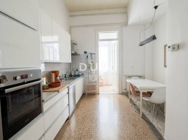 Pula, centar, stan, 97 m², trosobni
