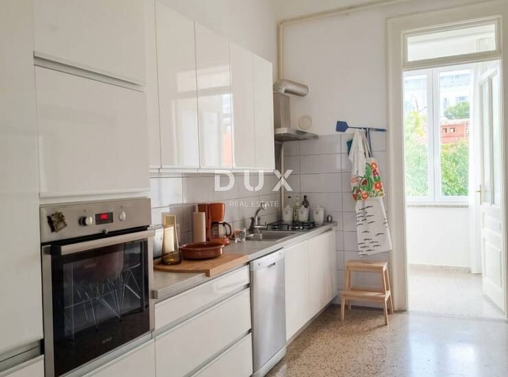 Pula, centar, stan, 97 m², trosobni — fotografija 2