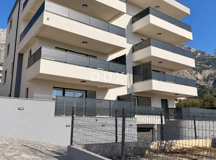 Dalmacija, Makarska, trosobni stan, 82,74 m², vrt