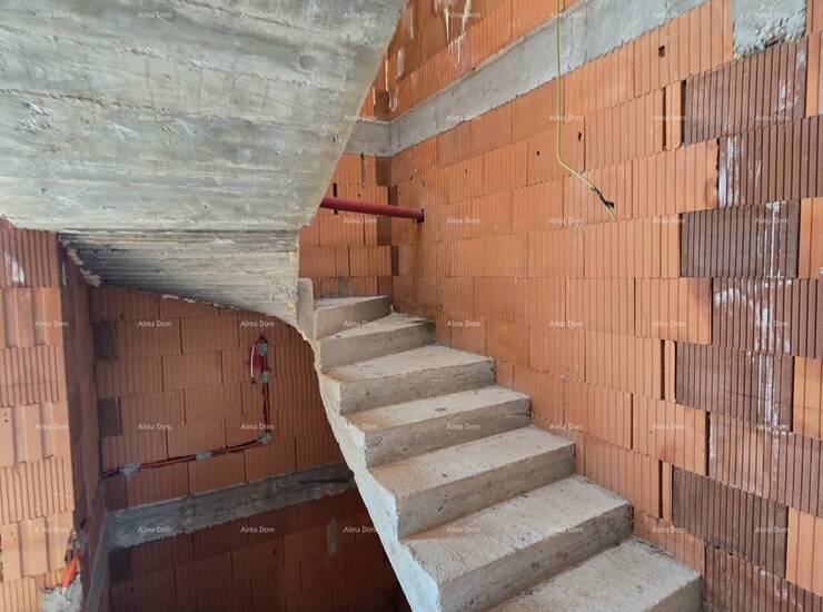 Novo u ponudi!

Na prodaju je penthaus, stan S7 smješten na 3 katu stamben... — fotografija 9