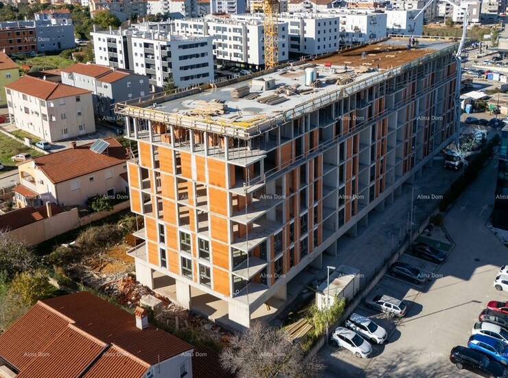Pula!
U ponudi je stan na 3. katu višestambene zgrade s liftom. Stan se sa... — fotografija 8