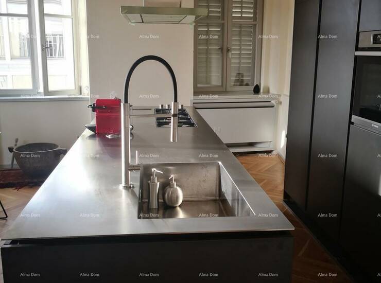 Prodajemo luksuzni penthouse s pogledom na more na odličnoj lokaciji!

Sta... — fotografija 9