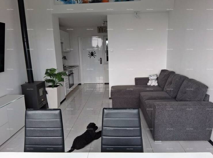 Na prodaju renoviran dvoetažni stan s prekrasnim pogledom na more.
Stan po... — fotografija 9