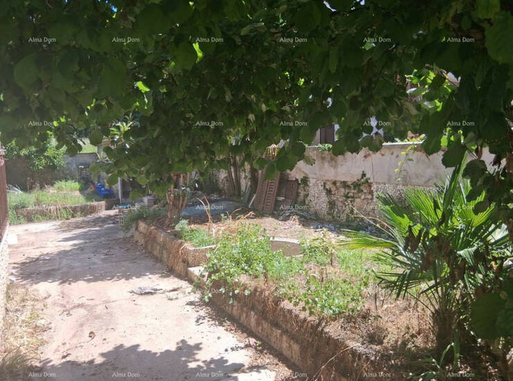 Na prodaju je samostojeća kuća smještena u Puli, Stoja, na parceli ukupn... — fotografija 2