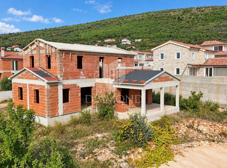 Labin, okolica, kuća s pogledom na more u roh-bau fazi — fotografija 6