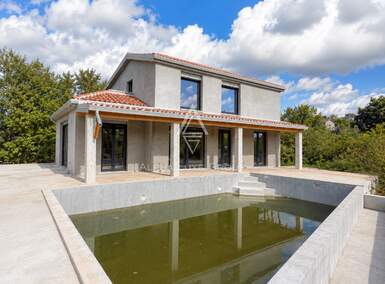 Kuća, Tinjan 156m² - 330.000 € | SveHrNekretnine