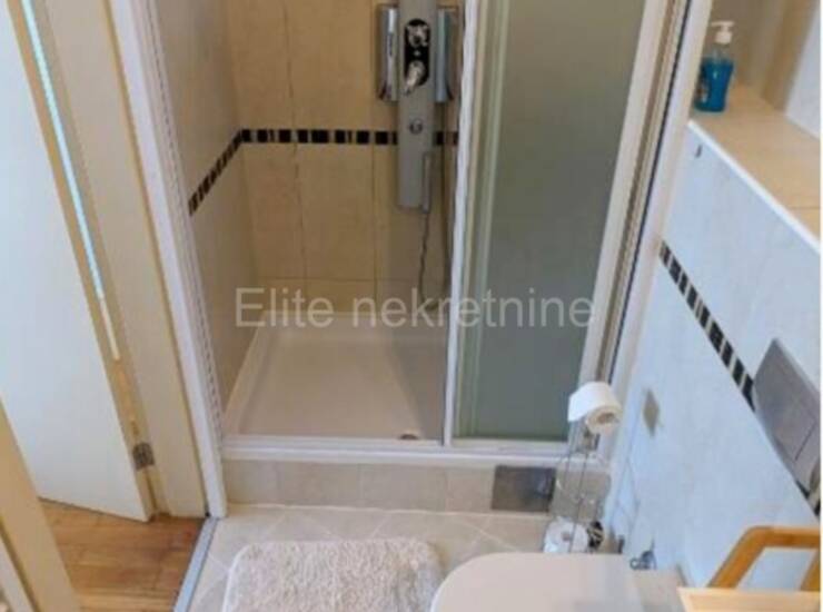 RIJEKA, CENTAR! Luksuzan jednosobni stan 65 m² s garažom — fotografija 5