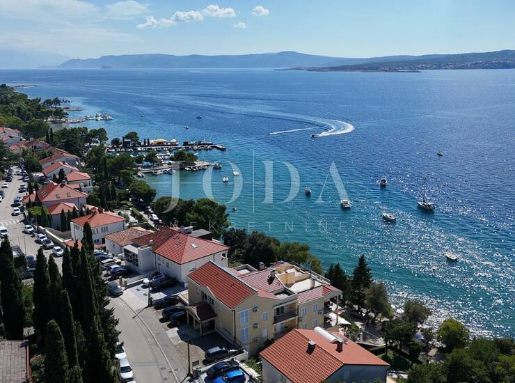 Crikvenica, stan s garažom i velikom okućnicom, samo 60 m od mora — fotografija 3