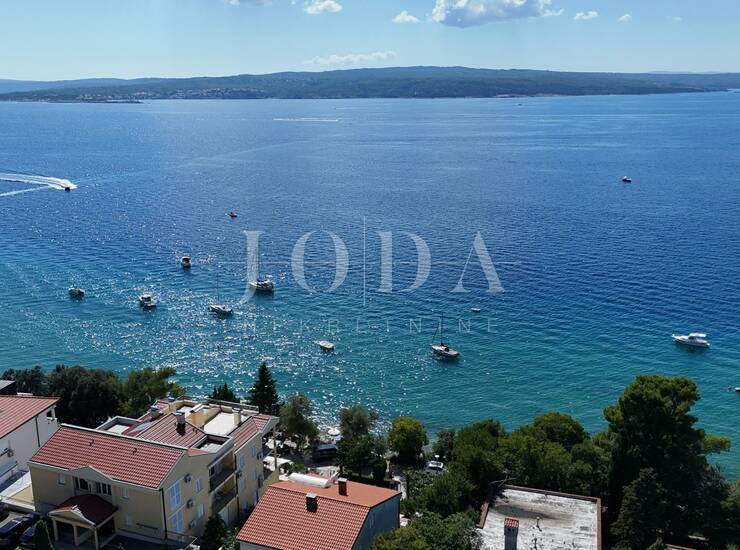 Crikvenica, stan s garažom i velikom okućnicom, samo 60 m od mora — fotografija 4
