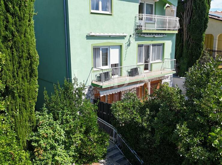 Crikvenica, stan s garažom i velikom okućnicom, samo 60 m od mora — fotografija 6