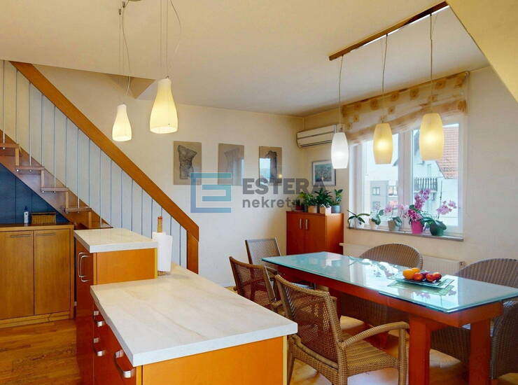 Stan PRODAJA četverosobni, Trešnjevka sjever,  dvoetažni 92 m2 — fotografija 3