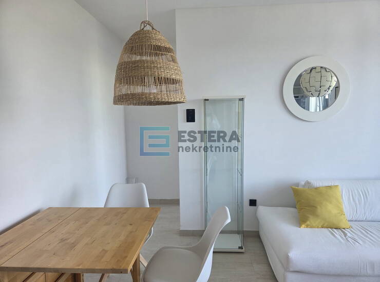 Stan 40 m2 NAJAM Otok 2s, 3. kat, lift, VPM, terasa — fotografija 3